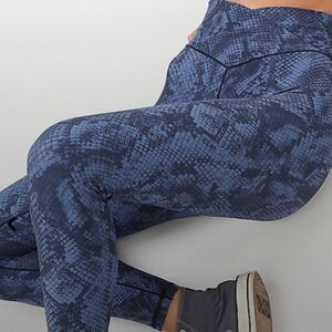 AEO Aerie Crossover Leggings Blue Snakeskin